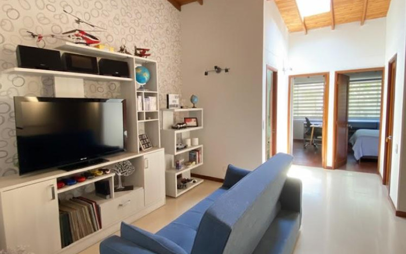 Venta Hermosa Casa en Envigado Cumbres 209M2