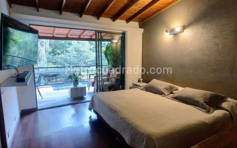 Venta Hermosa Casa en Envigado Cumbres 209M2