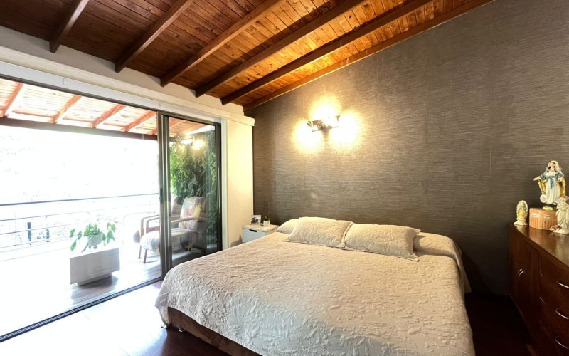 Venta Hermosa Casa en Envigado Cumbres 209M2