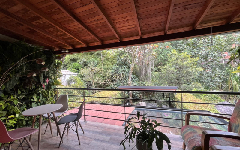 Venta Hermosa Casa en Envigado Cumbres 209M2