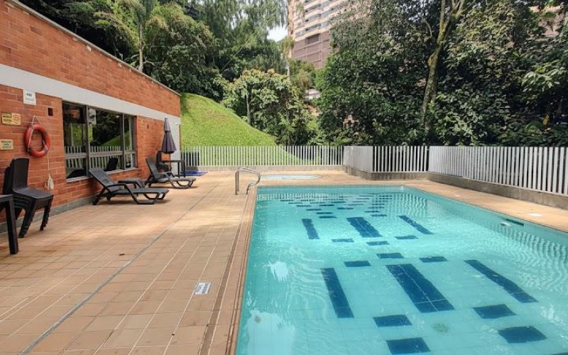 Venta Hermosa Casa en Envigado Cumbres 209M2