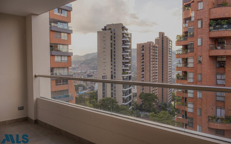 Apartamento en Medellín en Lalinde