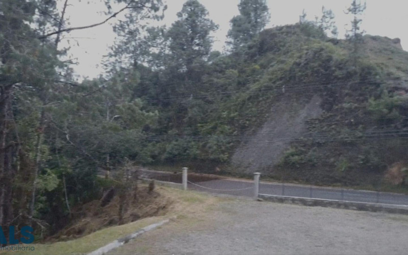 Lote Residencial en El Retiro en Loma El Escobero
