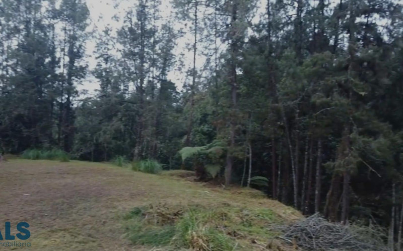 Lote Residencial en El Retiro en Loma El Escobero