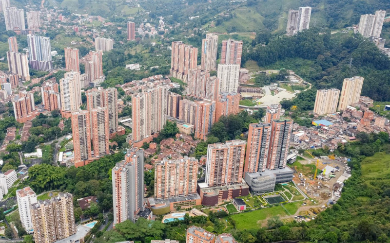 Apartamento en Renta | Sabaneta: Vista, Confort y Estilo