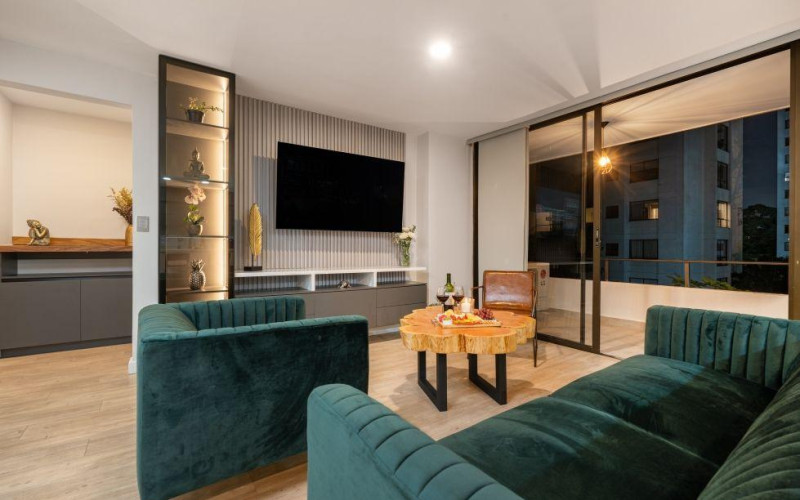 Moderno apartamento remodelado  cerca de provenza.