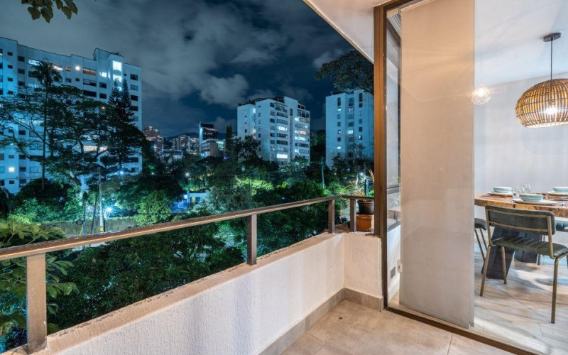 Moderno apartamento remodelado  cerca de provenza.