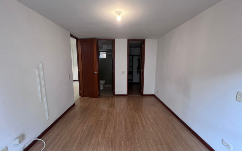 Live In Castropol from a High Floor Apartment for Rent with Balcony & Home Office