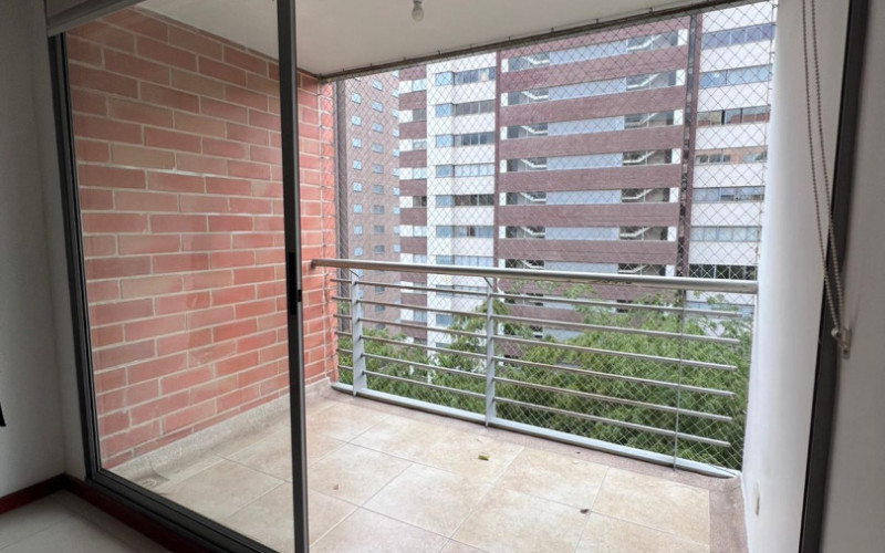Live In Castropol from a High Floor Apartment for Rent with Balcony & Home Office