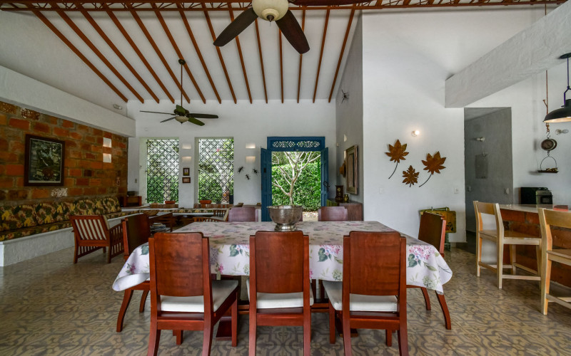 Tropical Sanctuary: A Private Family Retreat in Sopetrán
