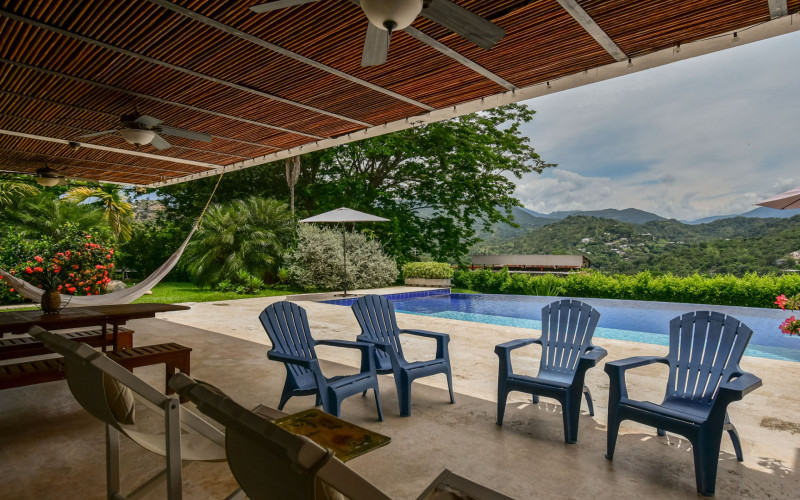 Tropical Sanctuary: A Private Family Retreat in Sopetrán