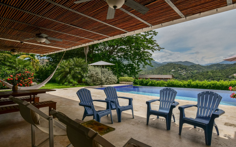 Tropical Sanctuary: A Private Family Retreat in Sopetrán