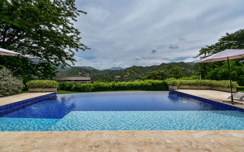 Tropical Sanctuary: A Private Family Retreat in Sopetrán