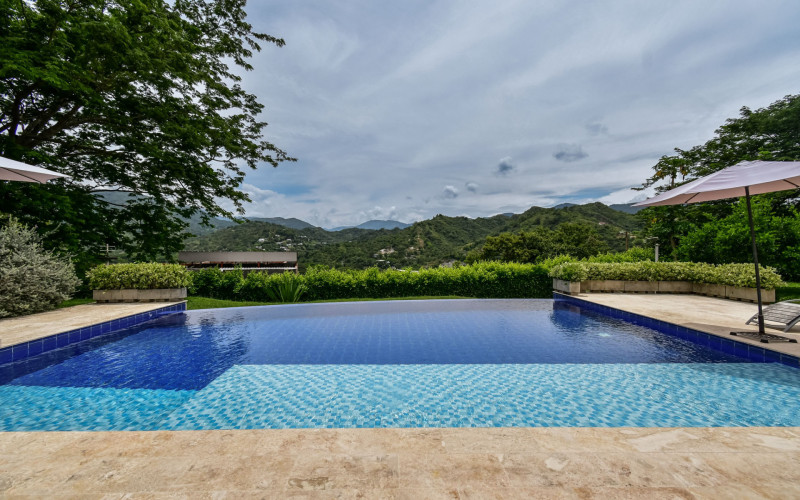 Tropical Sanctuary: A Private Family Retreat in Sopetrán