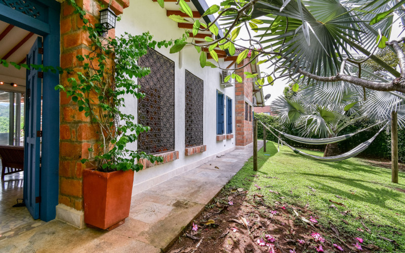 Tropical Sanctuary: A Private Family Retreat in Sopetrán