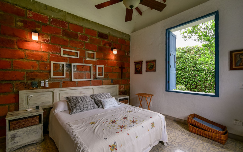 Tropical Sanctuary: A Private Family Retreat in Sopetrán