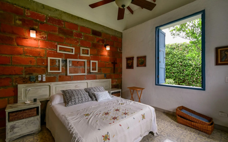 Tropical Sanctuary: A Private Family Retreat in Sopetrán
