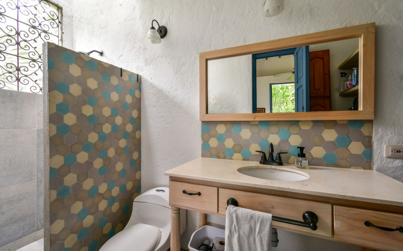 Tropical Sanctuary: A Private Family Retreat in Sopetrán