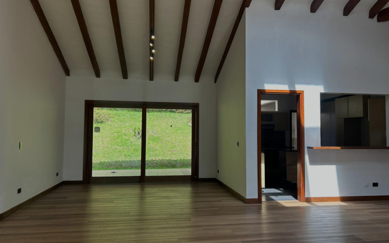 Casa en El Retiro en V. La Fe