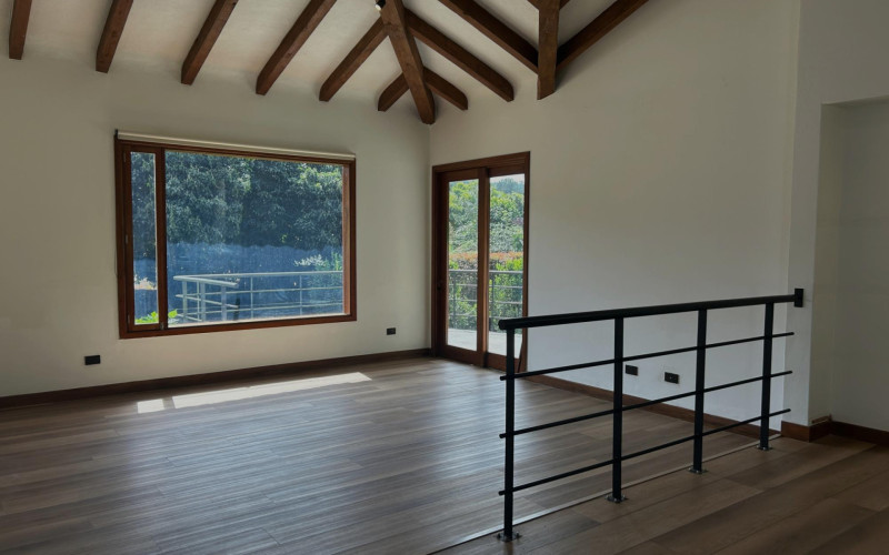 Casa en El Retiro en V. La Fe