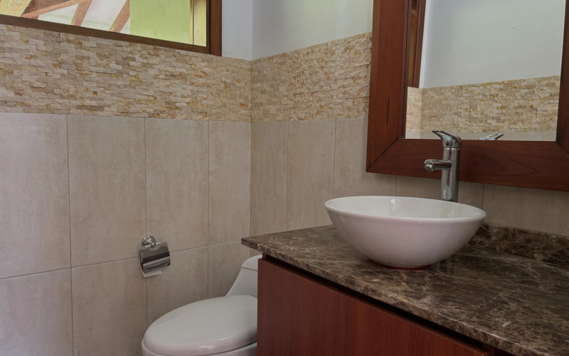 Casa en El Retiro en V. La Fe