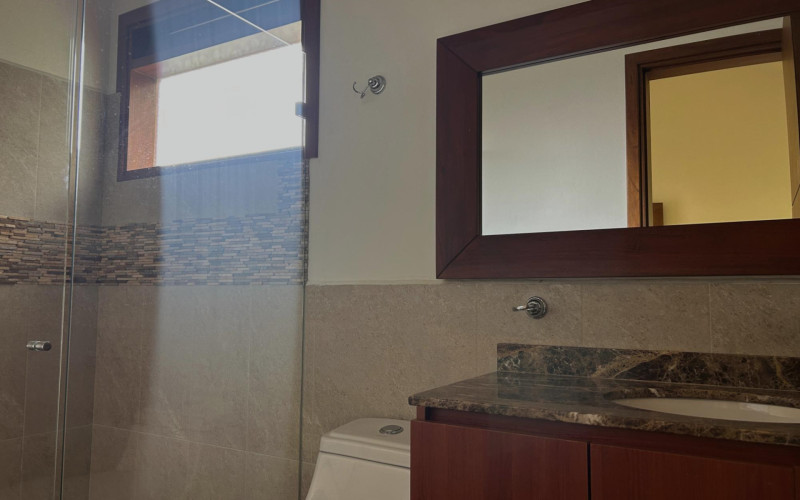 Casa en El Retiro en V. La Fe