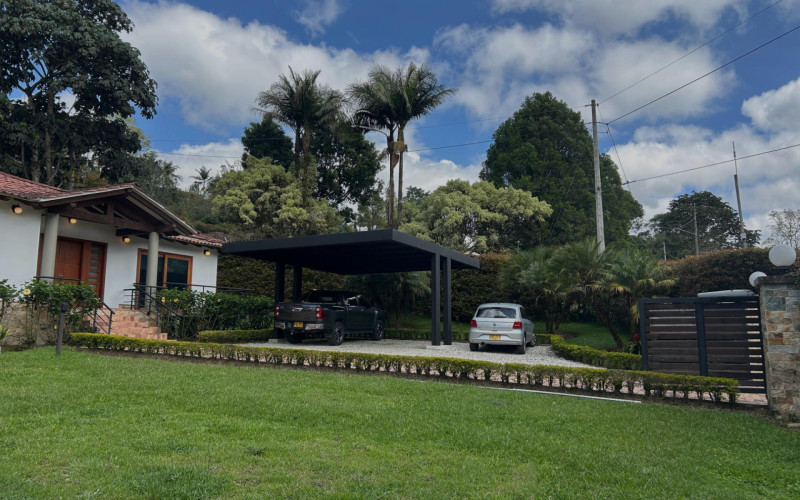 Casa en El Retiro en V. La Fe