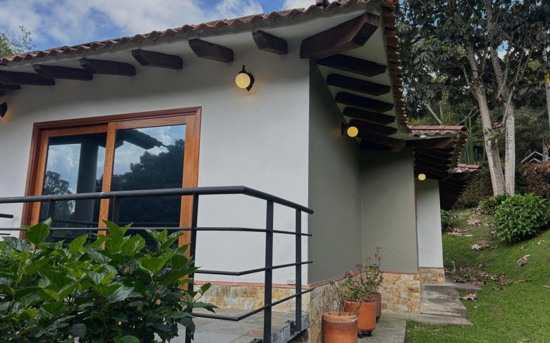 Casa en El Retiro en V. La Fe