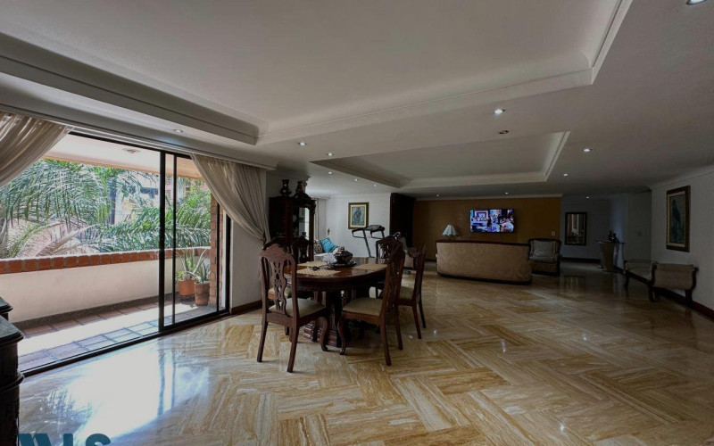 Apartamento en Medellín en Laureles