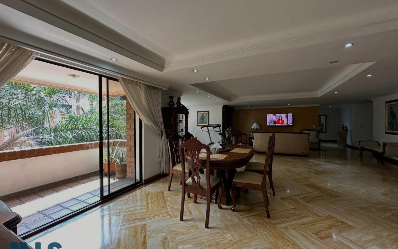 Apartamento en Medellín en Laureles