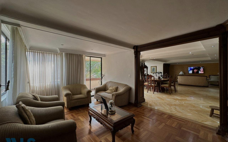 Apartamento en Medellín en Laureles