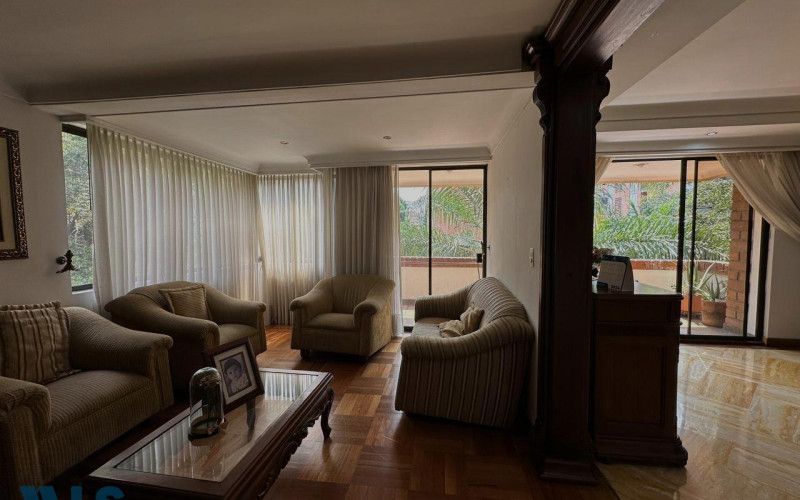 Apartamento en Medellín en Laureles