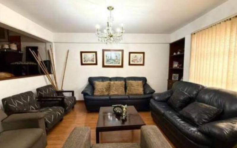 Venta de acogedora casa en Envigado170M2