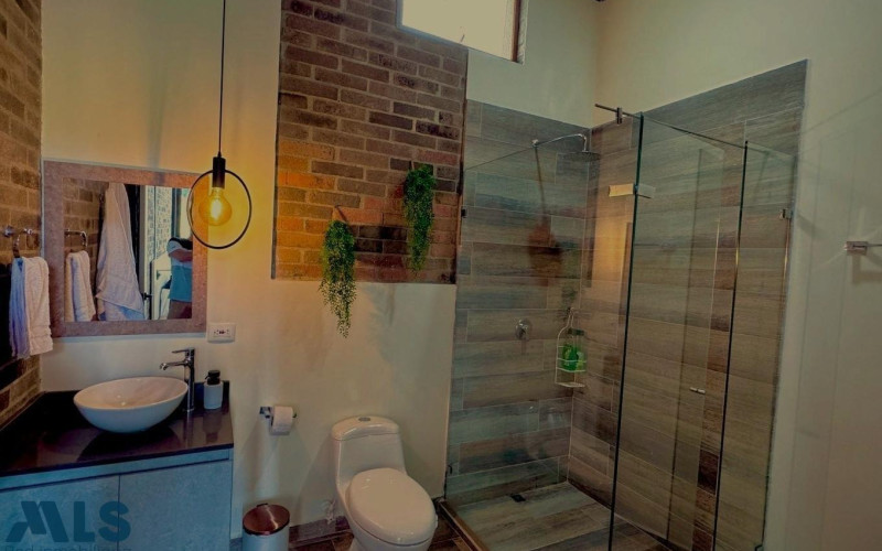 Casa en El Peñol en V. La Piedra