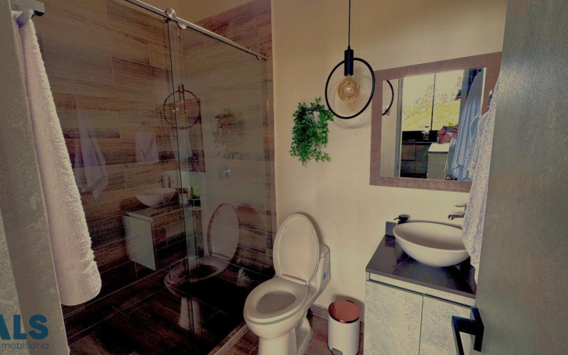 Casa en El Peñol en V. La Piedra