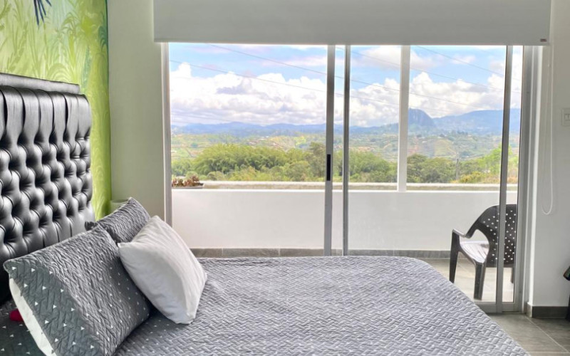 Casa en El Peñol en Cenguinquira