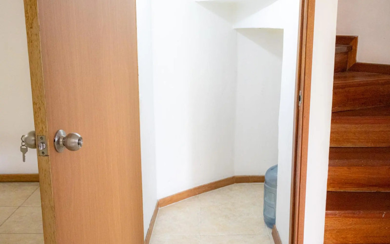 Spacious 4-Bedroom Duplex Apartment for Sale in El Poblado, Castropol | Great Value