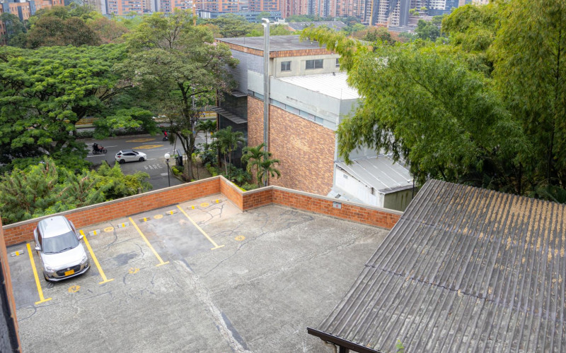 Duplex apartment with 4 bedrooms in El Poblado (Castropol), Medellín – 114 m²