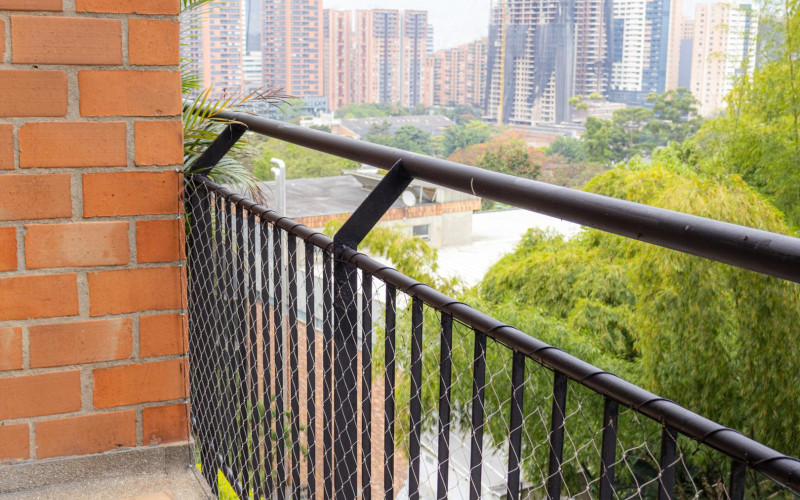 Opportunity Price | Spacious 4-Bedroom Duplex in Castropol