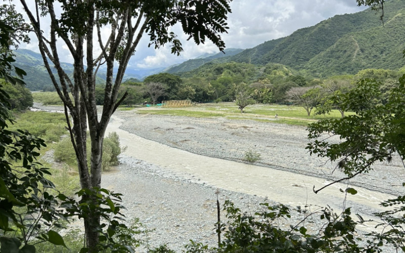 Exclusive Riverside Estate Lot: 270° Views & 5,100 sqm in Occidente Antioqueño