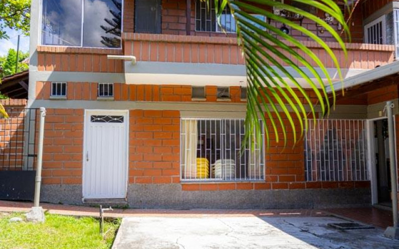 Country House for Sale | Renovation Opportunity – Campiñas de la Pradera, San Jerónimo