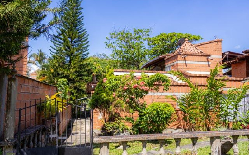 Country House for Sale | Renovation Opportunity – Campiñas de la Pradera, San Jerónimo