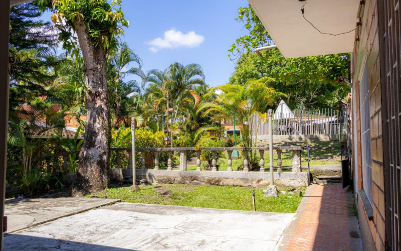 Country House for Sale | Renovation Opportunity – Campiñas de la Pradera, San Jerónimo