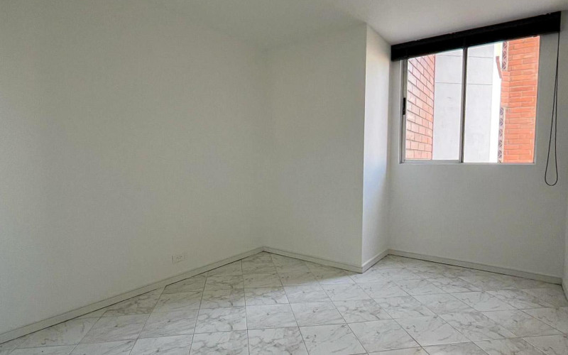 Comfortable 3-Bedroom Apartment with Balcony & 2 Parking Spaces in El Poblado