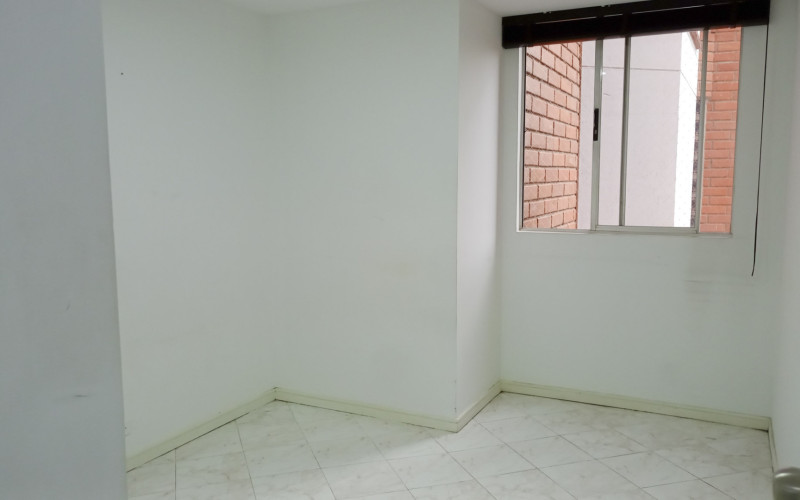 Comfortable 3-Bedroom Apartment with Balcony & 2 Parking Spaces in El Poblado