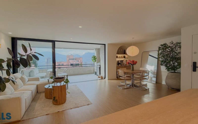 Apartamento en Medellín en El Tesoro