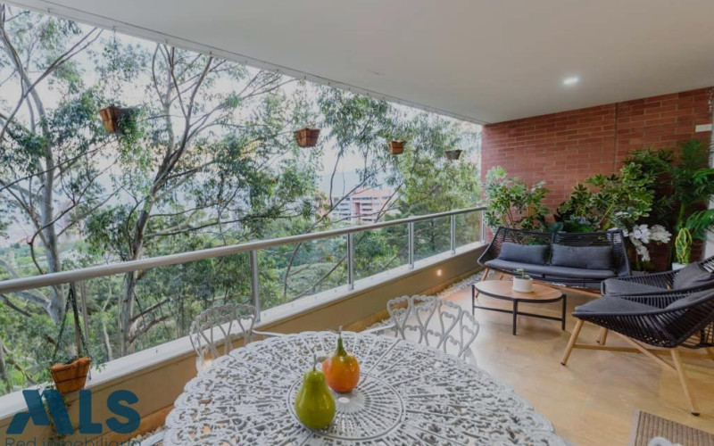 Apartamento en Medellín en El Tesoro
