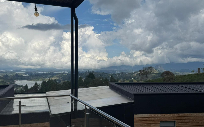 Casa en lo alto del Peñol - Montecielo 156m2