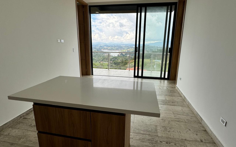 Casa en lo alto del Peñol - Montecielo 156m2