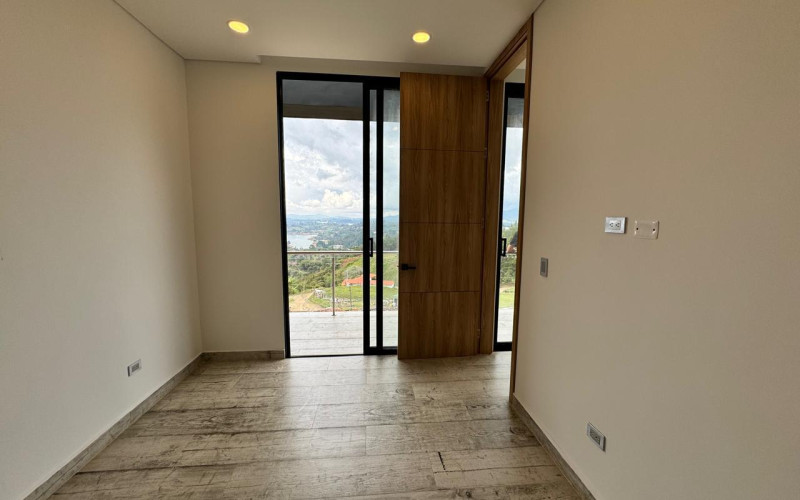 Casa en lo alto del Peñol - Montecielo 156m2